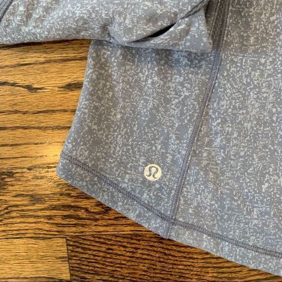 LULULEMON Outrun Long Sleeve Rulu Top Jacquard Artic Ice Gray White 8 Medium - Picture 13 of 13
